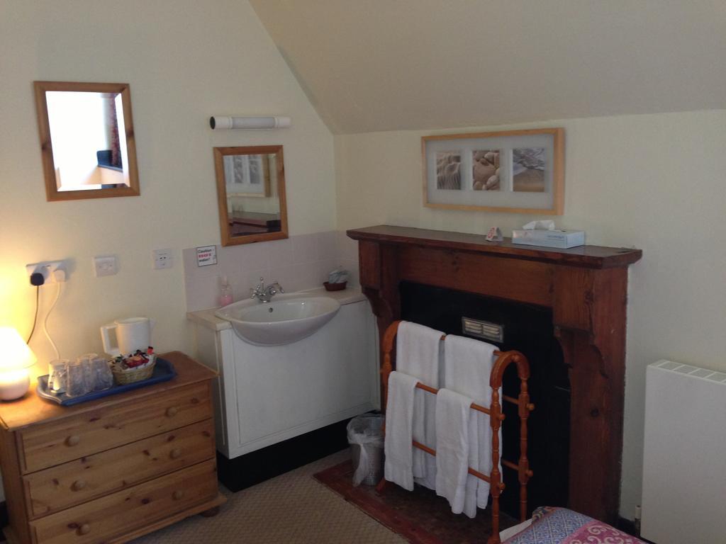 The Cathedral Guest House Millport Room photo